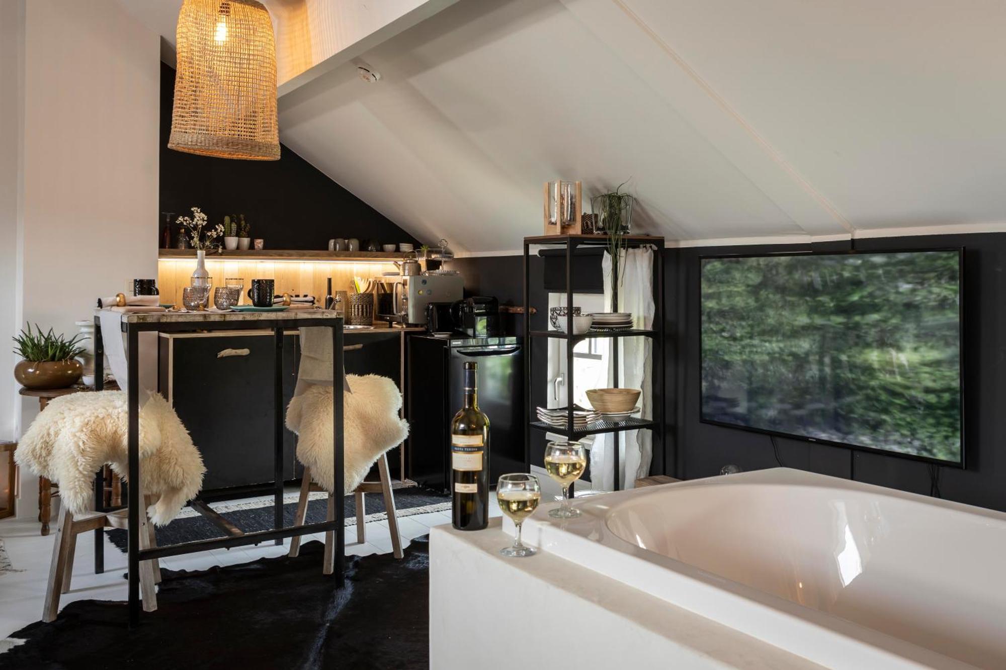 Appartement Du Cote De Chez Jeanne, *